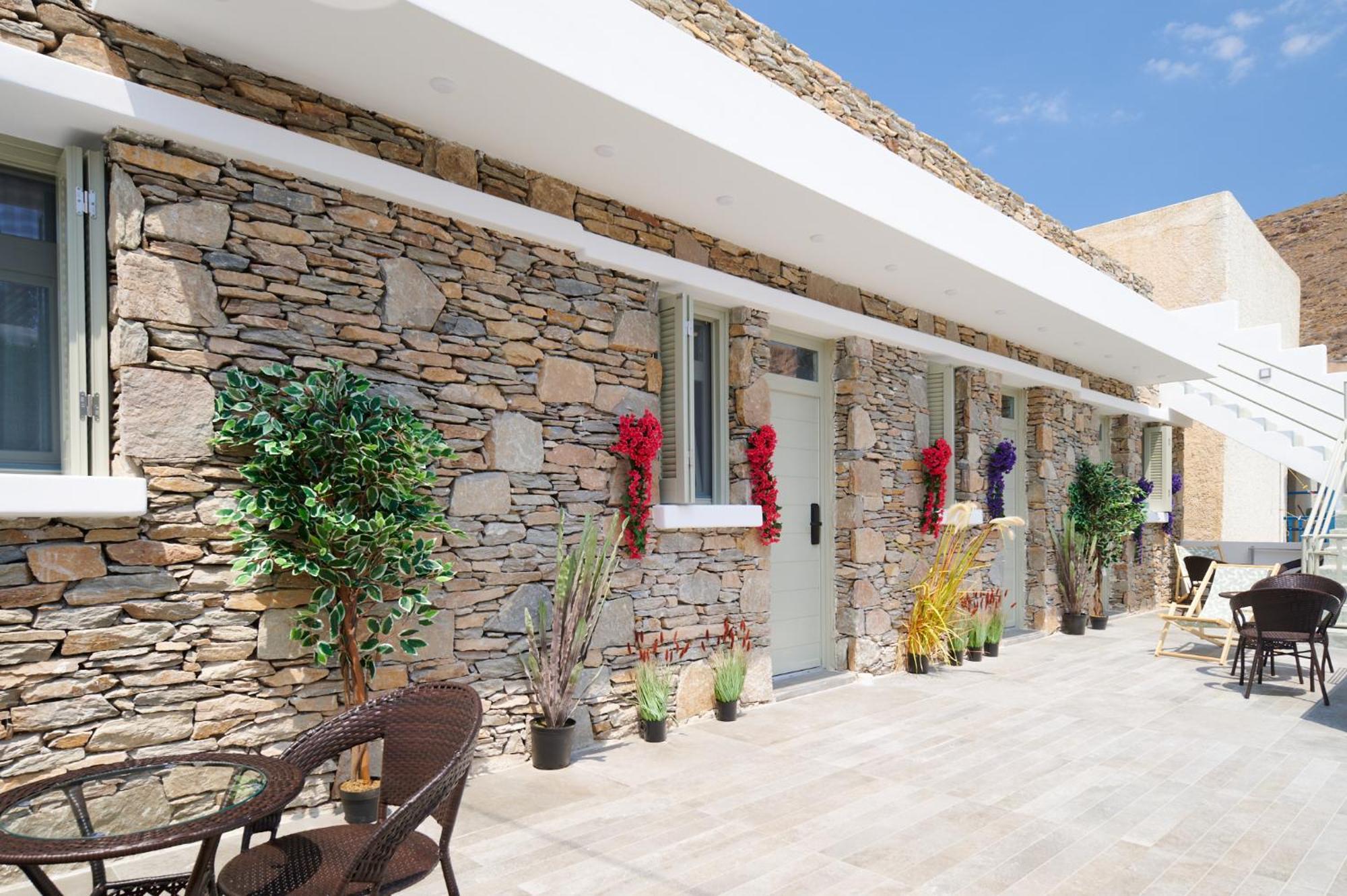 Sapphire Kythnos Suites Mérichas エクステリア 写真